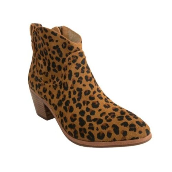 New Ugg Kingsburg Leopard Calf Hair Bootie Block Heel Almond Toe 7 - Picture 1 of 12